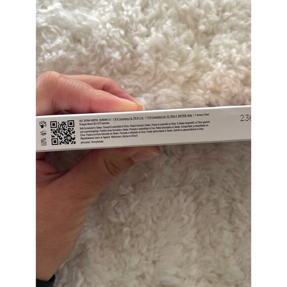 Morphe 2 Ready For Anything Eyeshadow Palette Social Butterfly NEW - Picture 8 of 11